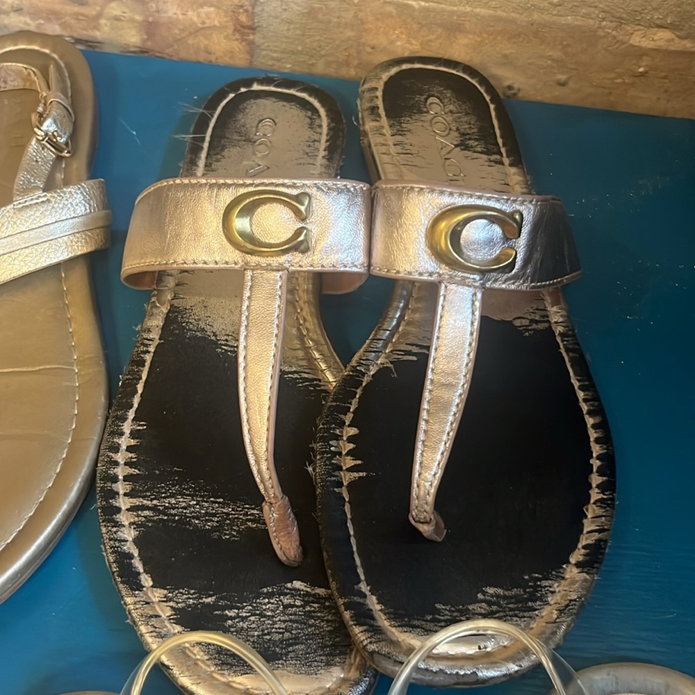 4 PAIRS of Coach Sandals - Picture 5 of 7